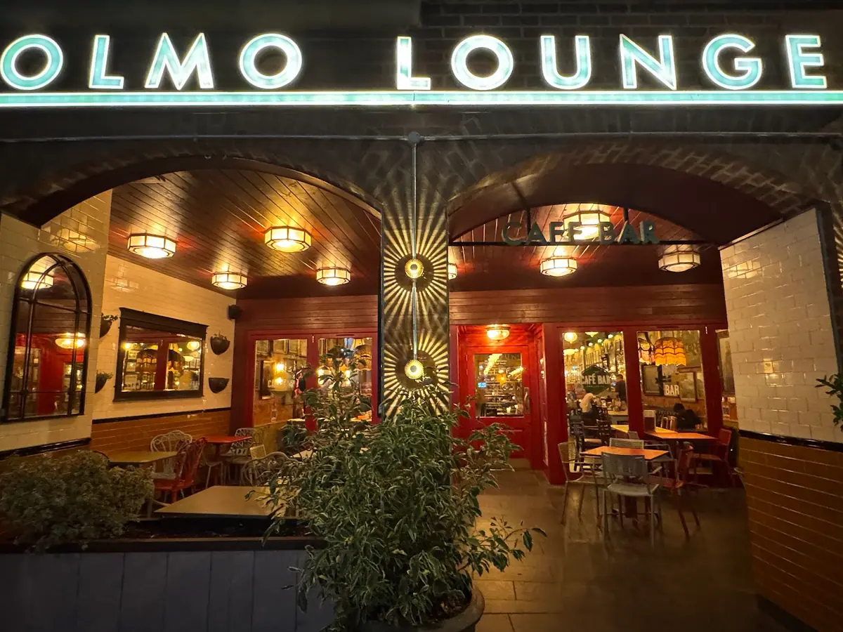 Olmo Lounge photo (photo 2 of 3)