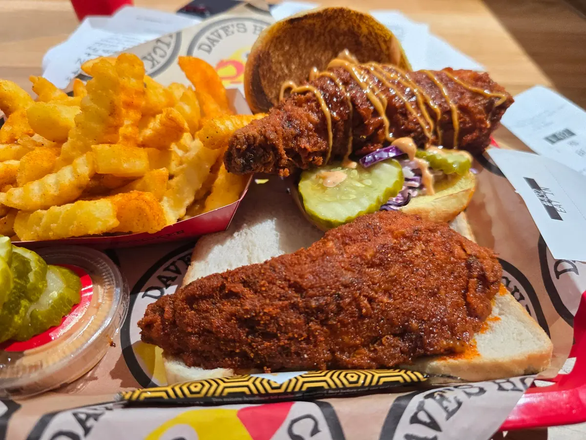 Dave's Hot Chicken photo (photo 3 of 3)