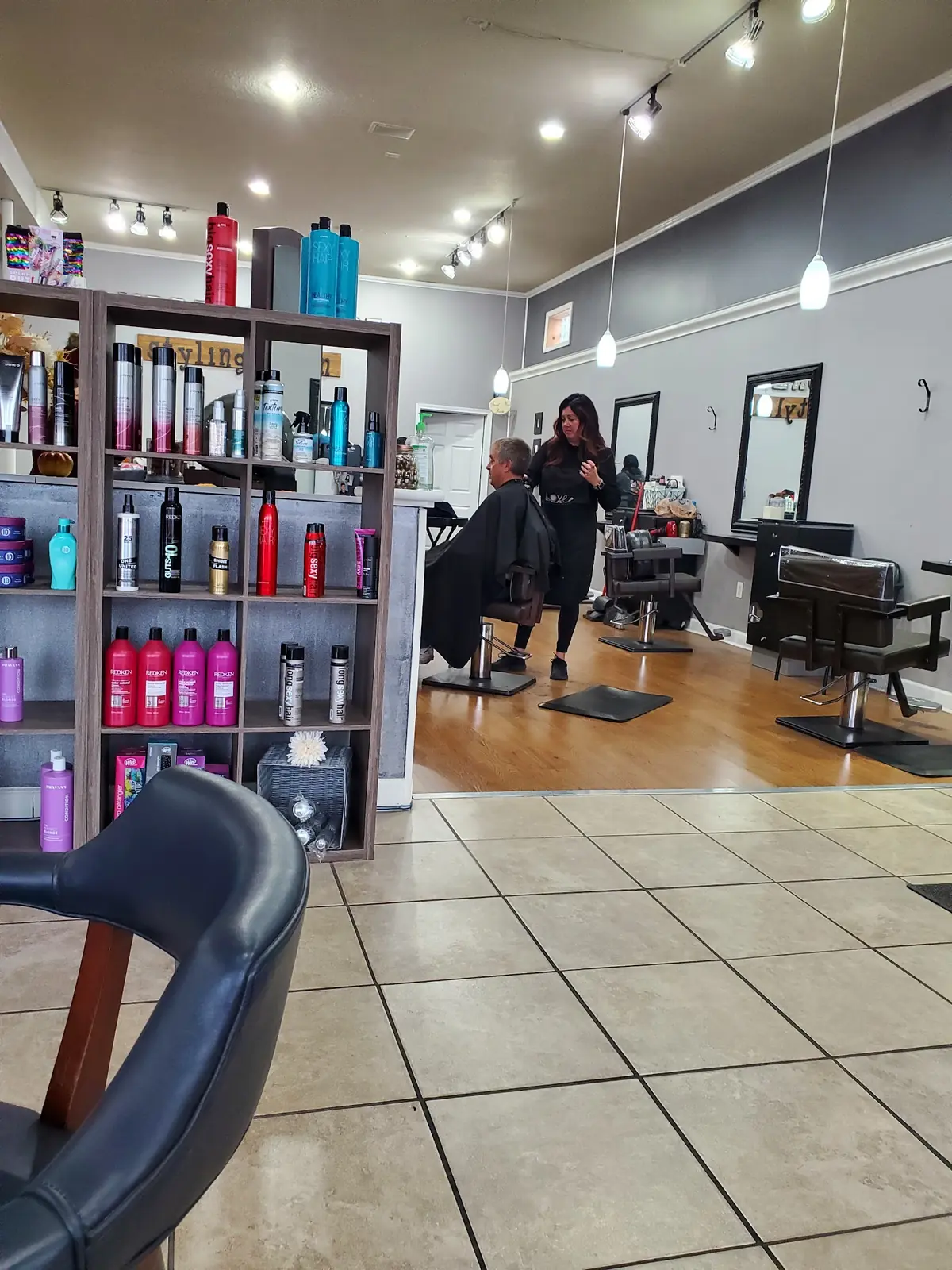 Andrea's Place Styling Salon photo (photo 1 of 3)