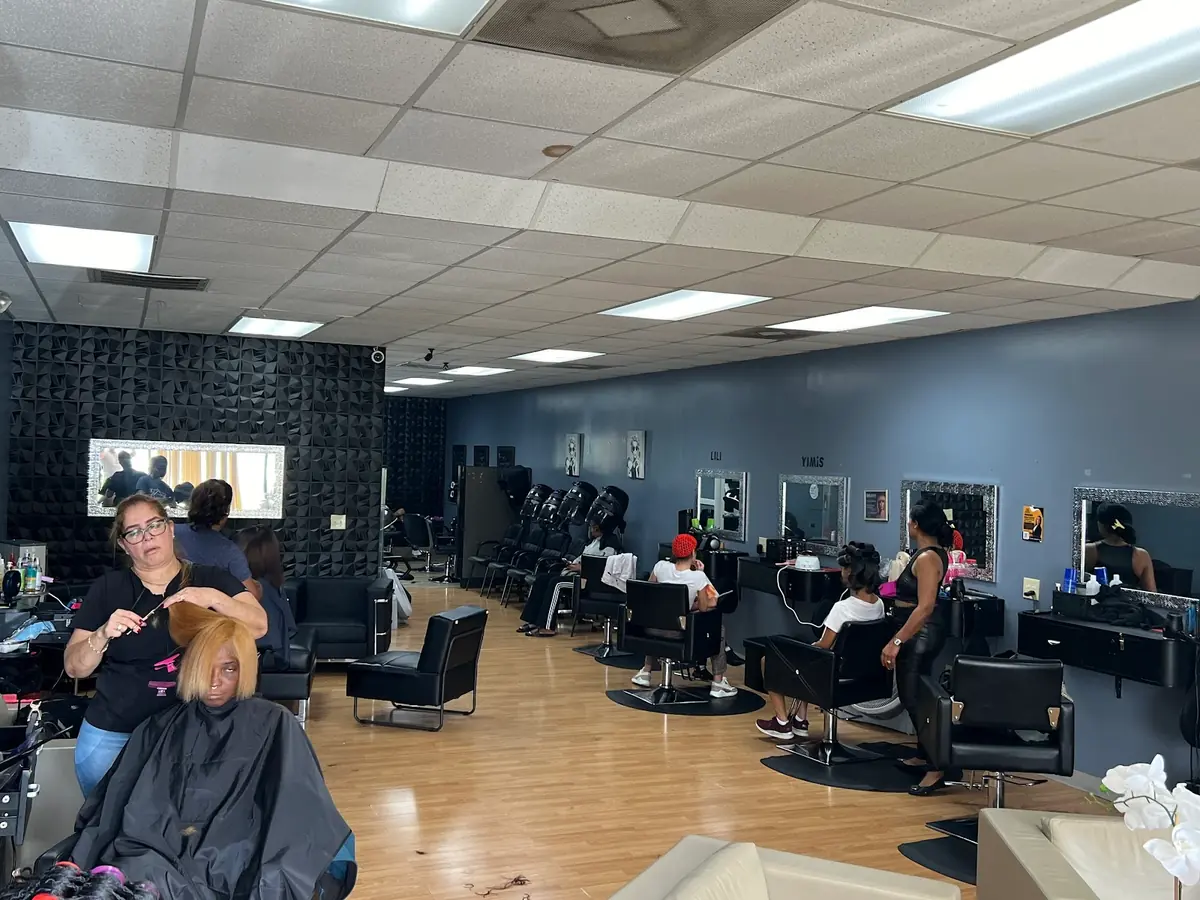 B&Y Dominican Salon photo (photo 1 of 3)