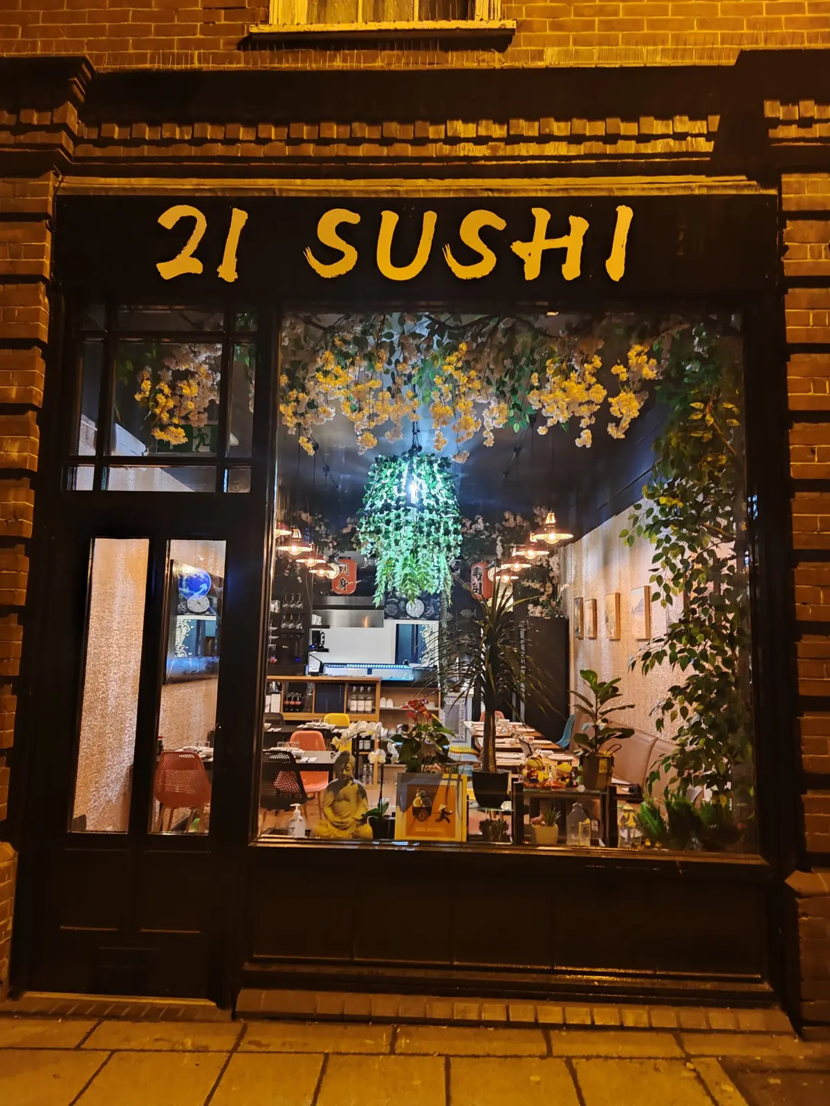 21 Sushi photo (photo 1 of 3)