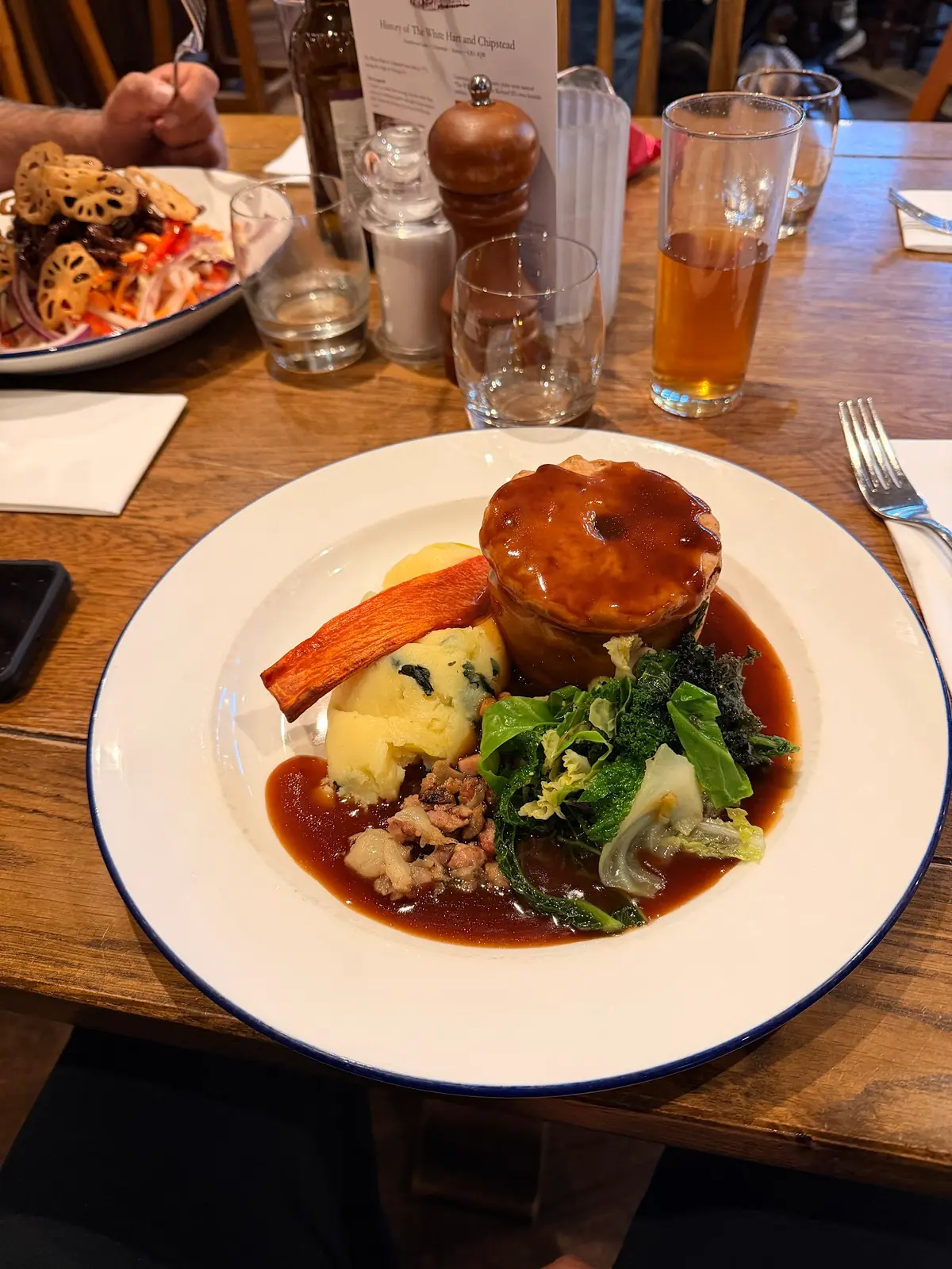 The White Hart photo (photo 1 of 3)