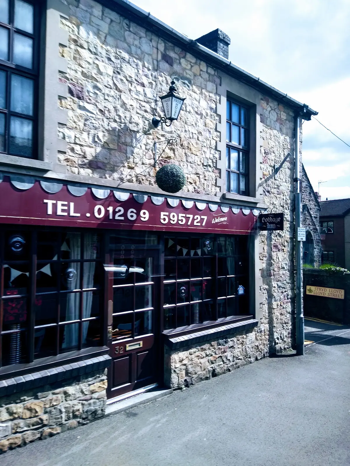 Cottage Inn — Bars in Ammanford
