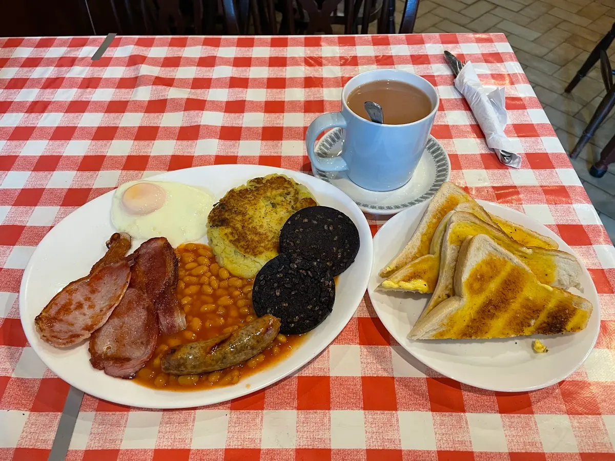Arthur's Café Restaurant photo (photo 3 of 3)