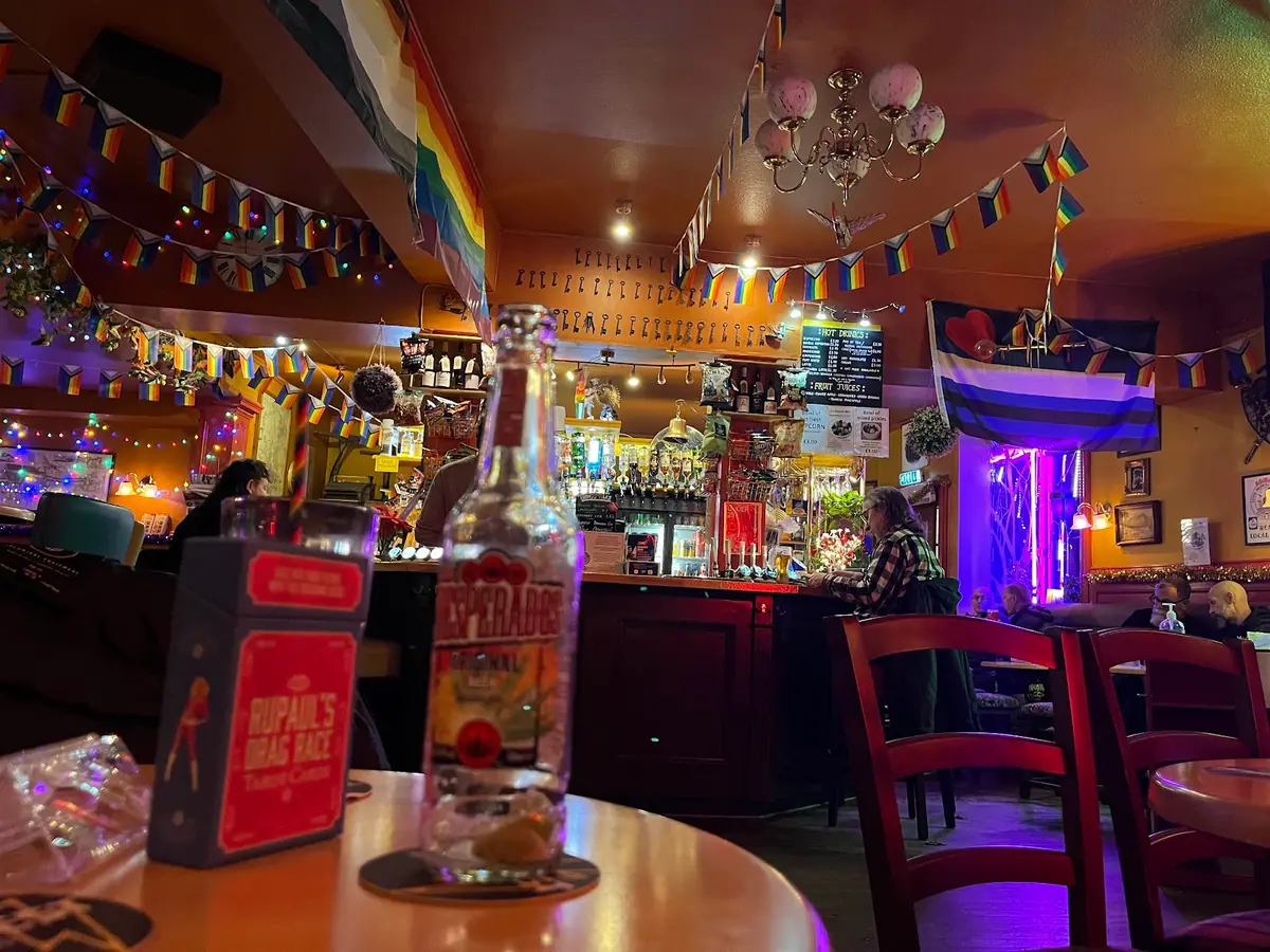 Regent Bar photo (photo 2 of 3)