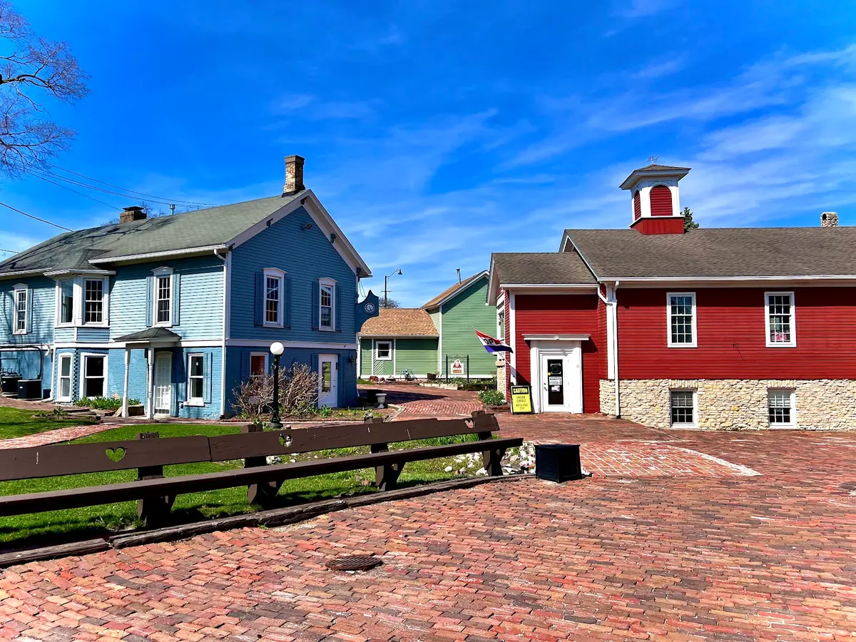 Historic Downtown Long Grove — Shopping Malls in Long Grove