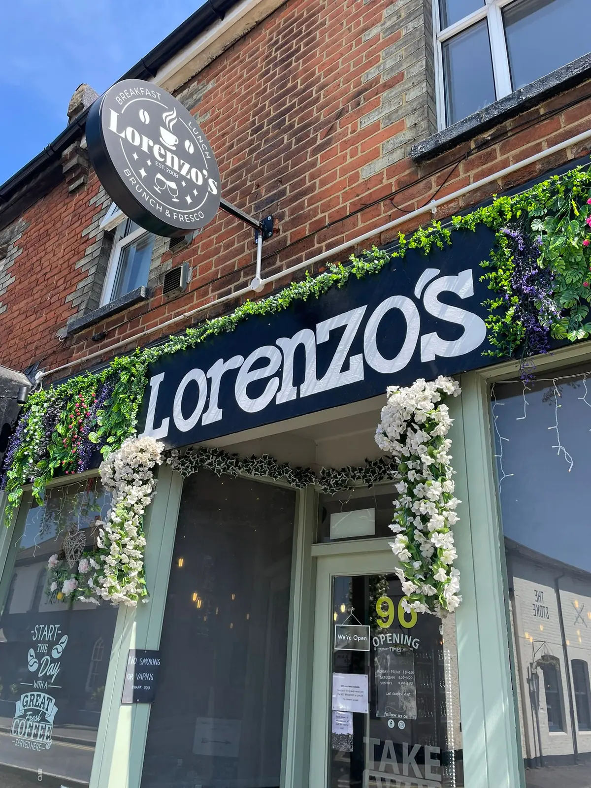 Lorenzo's Cafe Restaurant photo (photo 1 of 3)