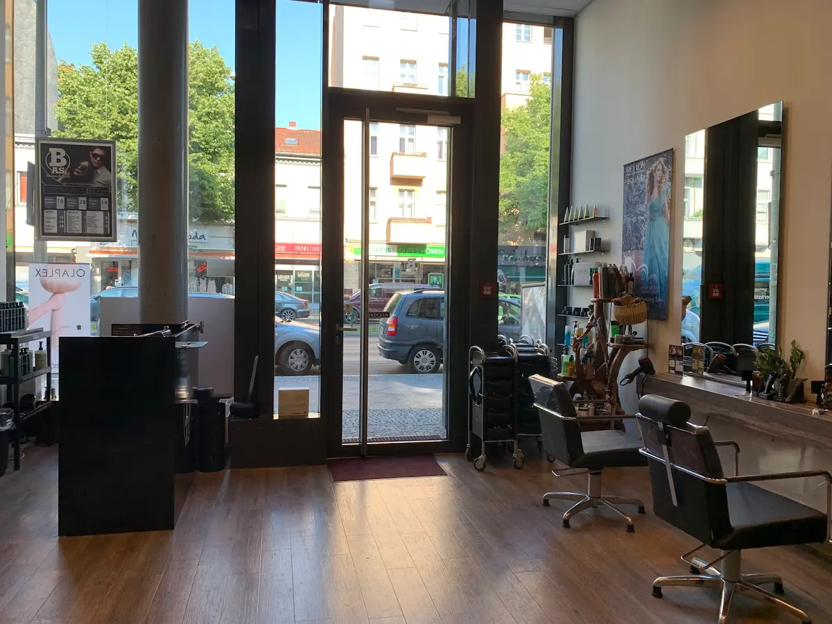 friseur bas Meisterbetrieb - Tempelhof (ohne Termin) photo (photo 3 of 3)