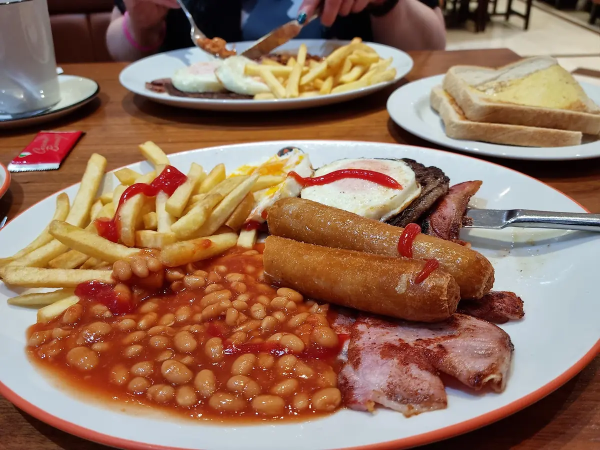 POPPINS CAFE RESTAURANT EASTLEIGH photo (photo 3 of 3)