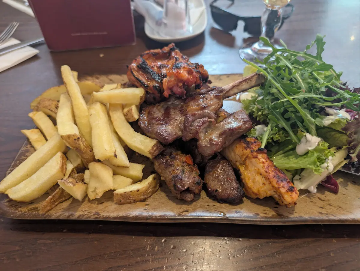 Zest Bar & Grill photo (photo 3 of 3)