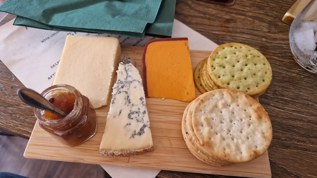 Brooks Deli & Wine Bar Ockbrook — Wine bars in Derby