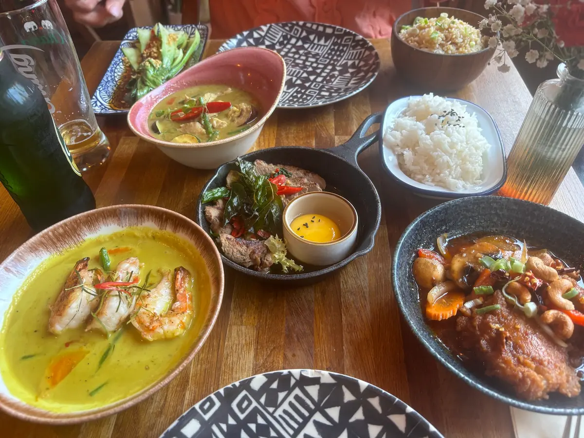 Russell's Thai Tapas photo (photo 2 of 3)