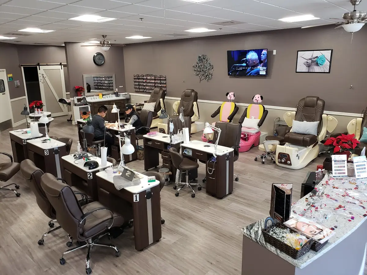 Legacy Nail Spa photo (photo 2 of 3)