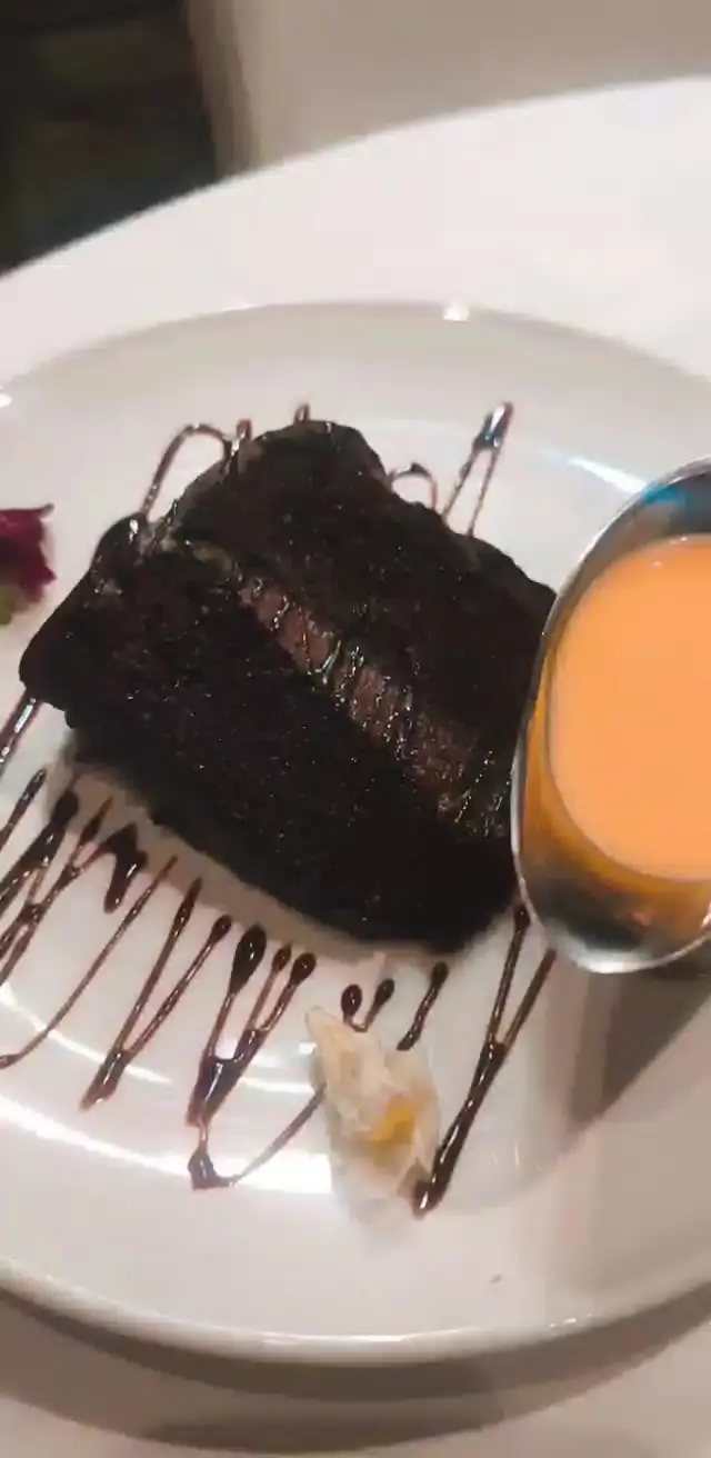 Rosa Twelve Restaurant photo (photo 2 of 3)