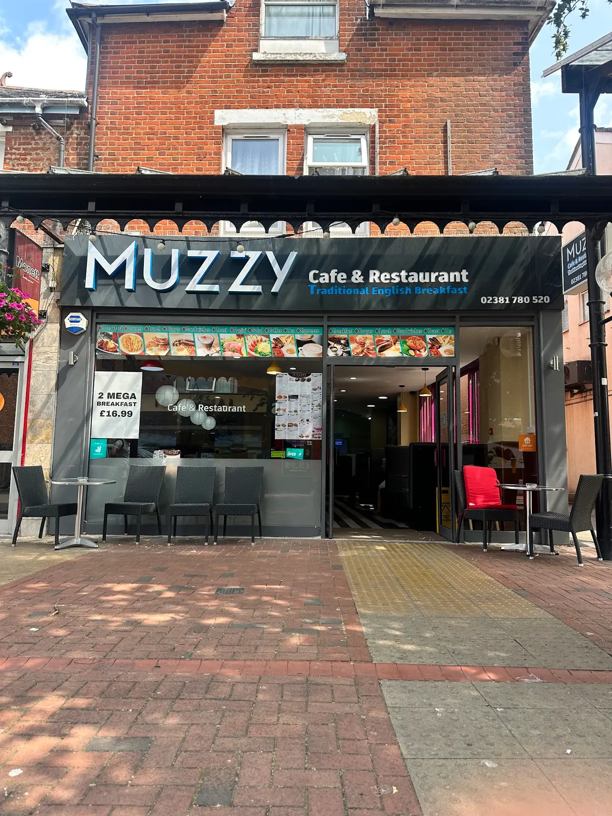 Muzzy cafe