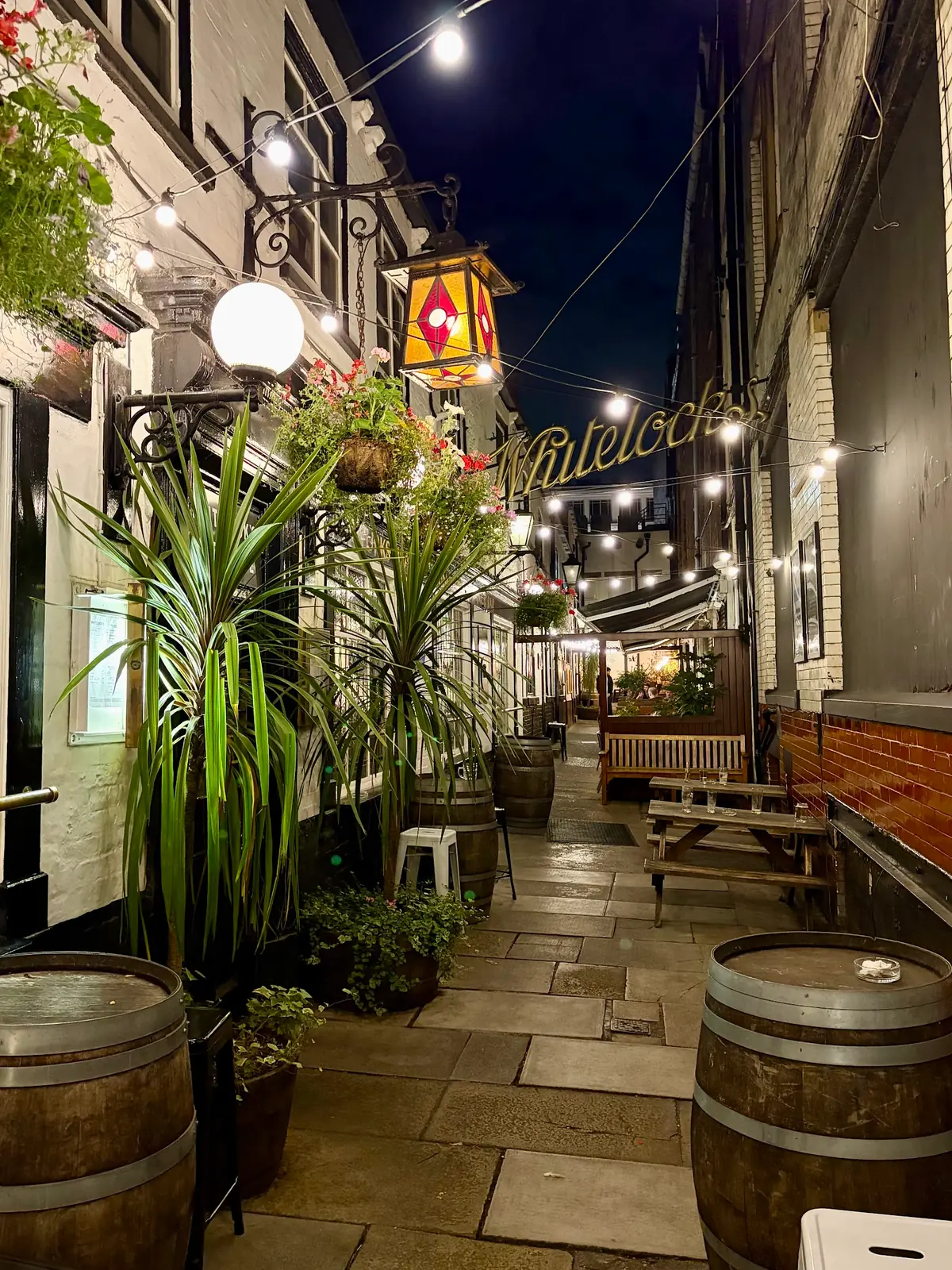 Whitelock's Ale House