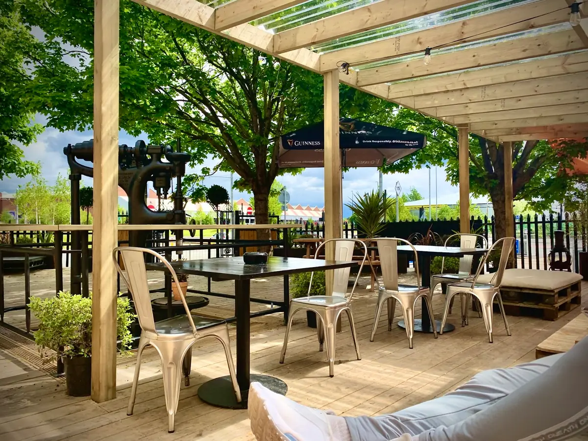 Six Trees Kitchen