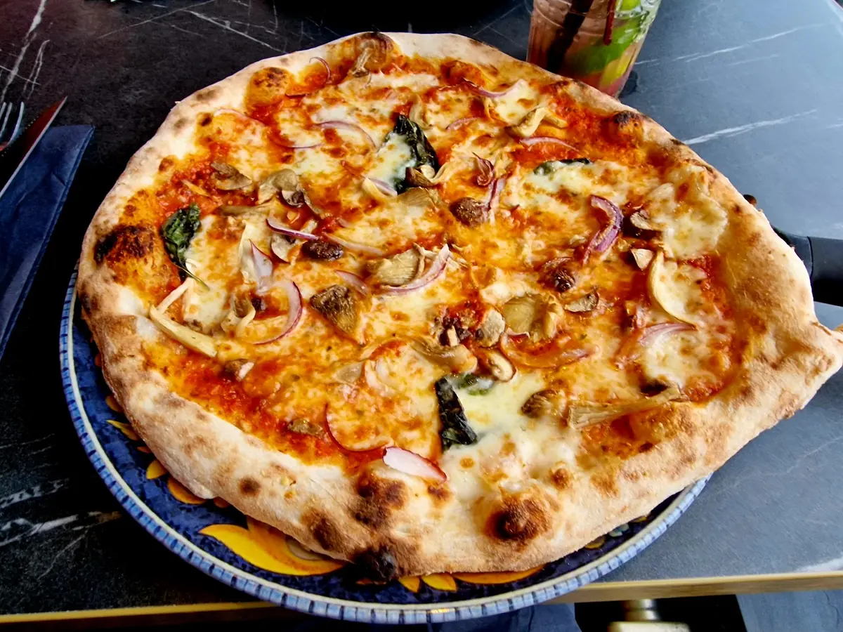 Santi’s Southern Italian bar & kitchen photo (photo 3 of 3)