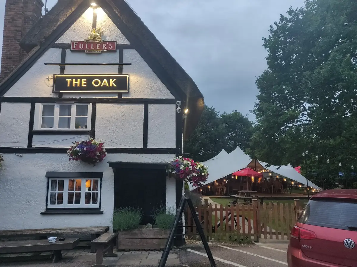 The Oak, Aston Clinton photo (photo 2 of 3)