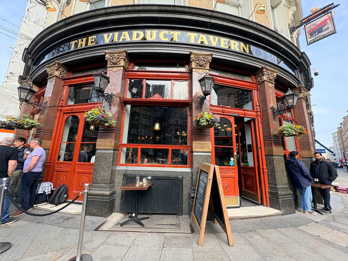 The Viaduct Tavern, EC1 photo (photo 1 of 3)