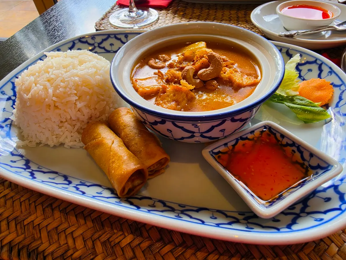 Passorn Thai Restaurant photo (photo 2 of 3)