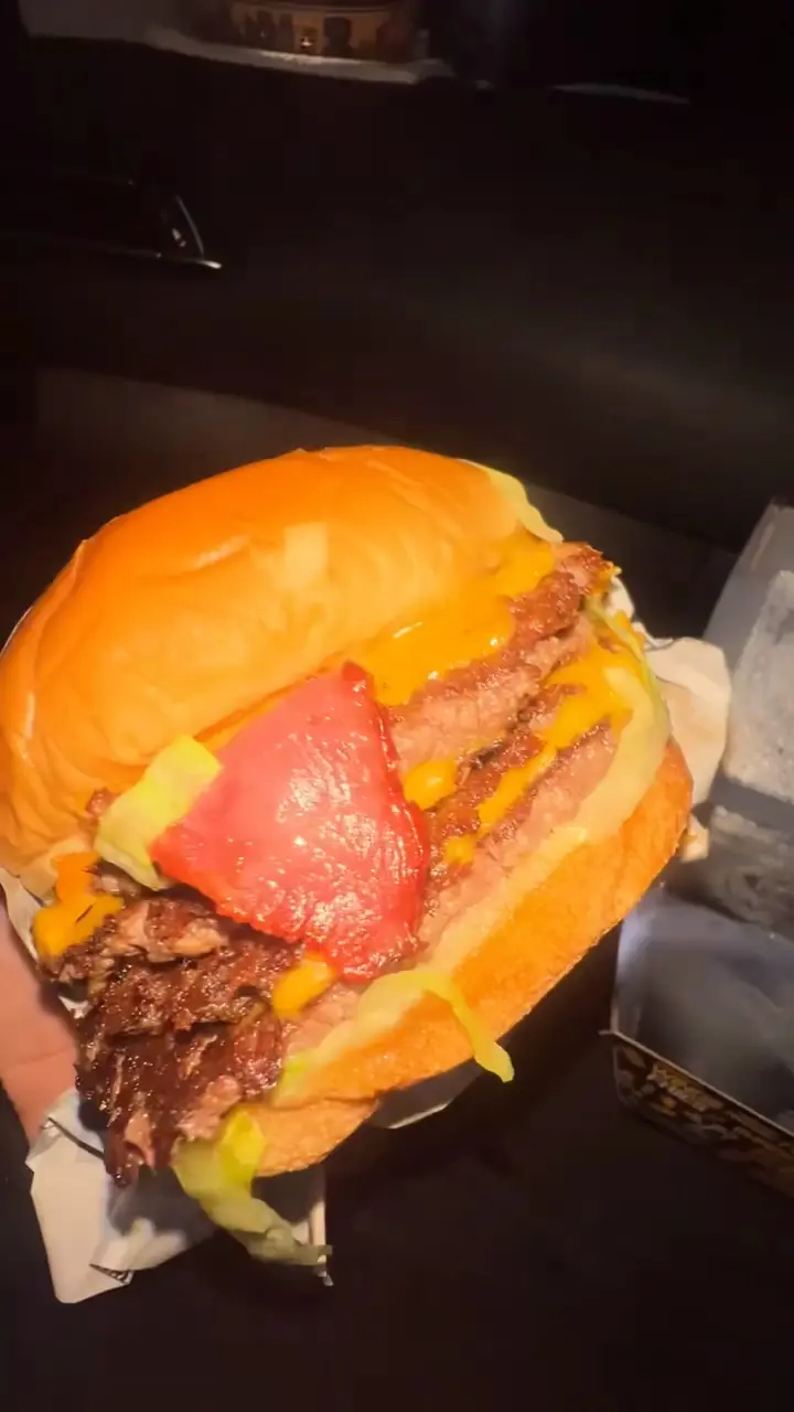 Wall Street Burgers photo (photo 1 of 3)