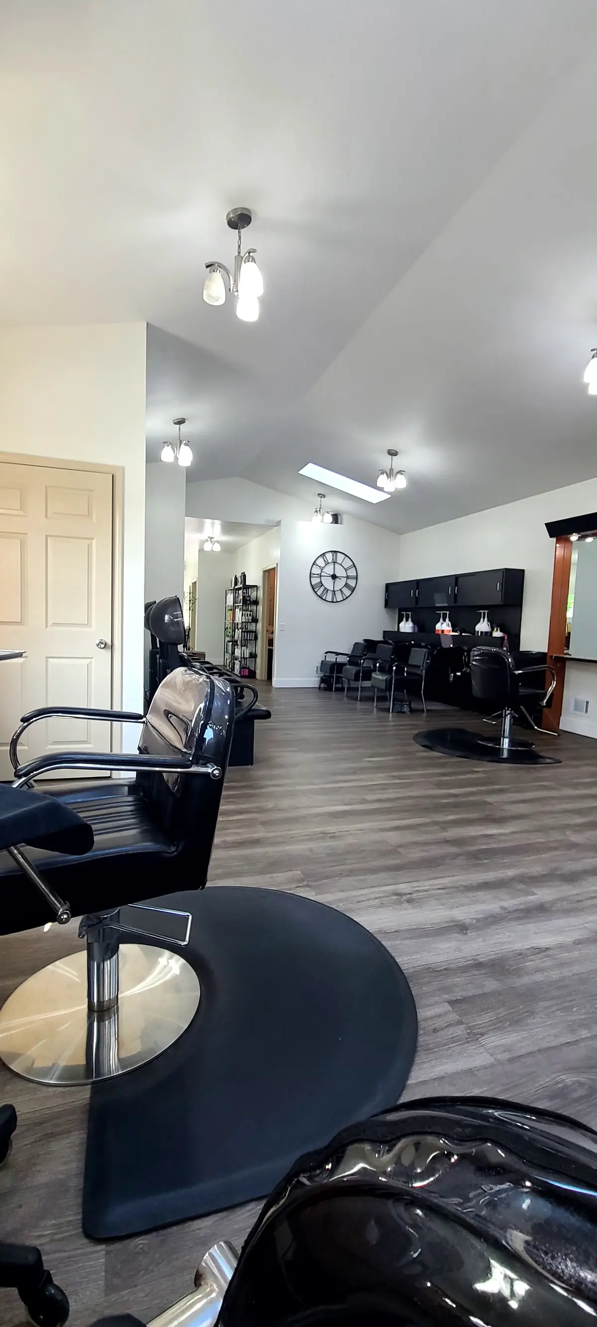 InStyle Hair — Hair Salons in Norton Shores