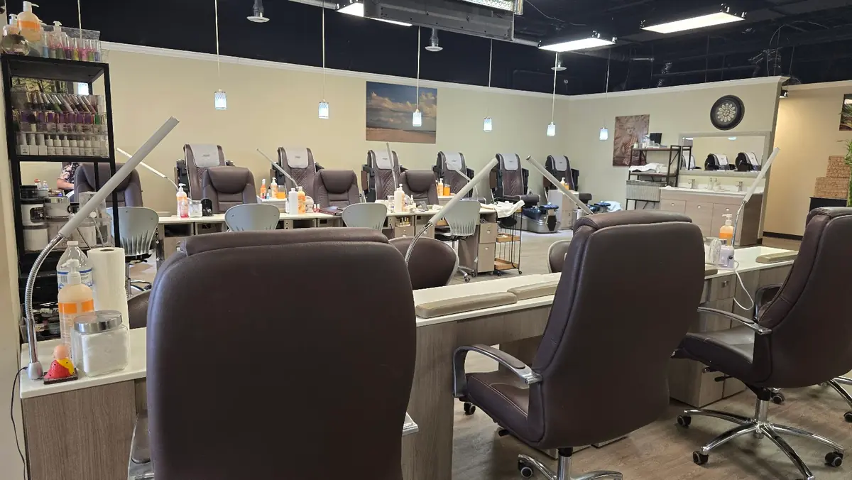 finesse nails photo (photo 1 of 3)