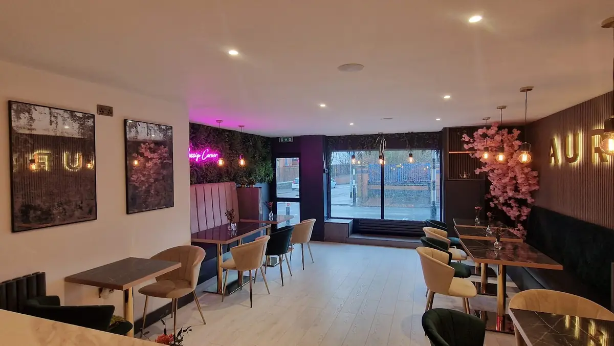 Aura Cafeteria