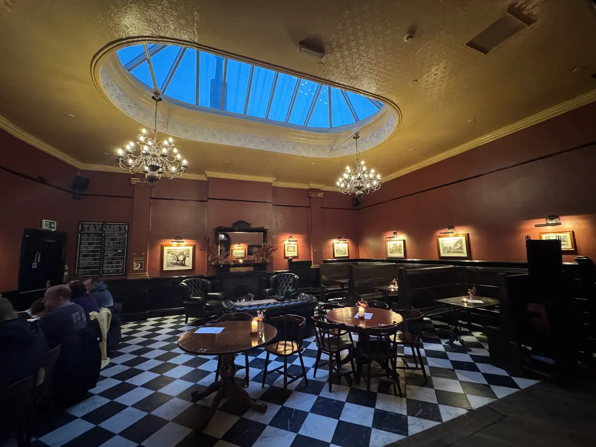Shaftesbury Tavern photo (photo 3 of 3)