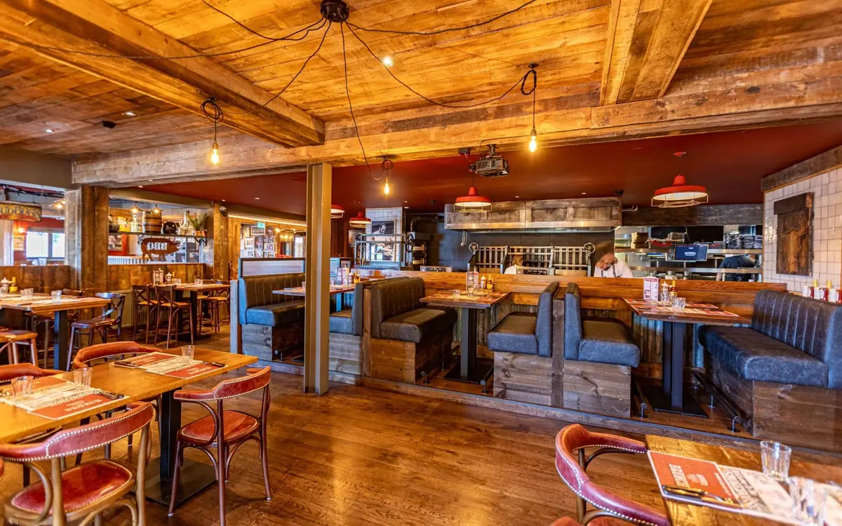 Hickory's Smokehouse Gresty Green — Barbecue in Crewe