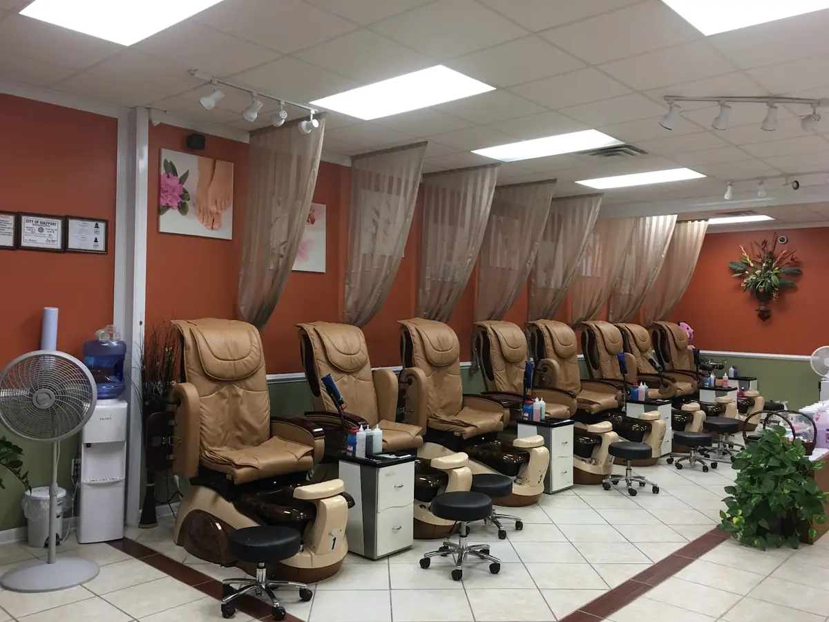 Seashell Nails & Spa photo (photo 1 of 3)