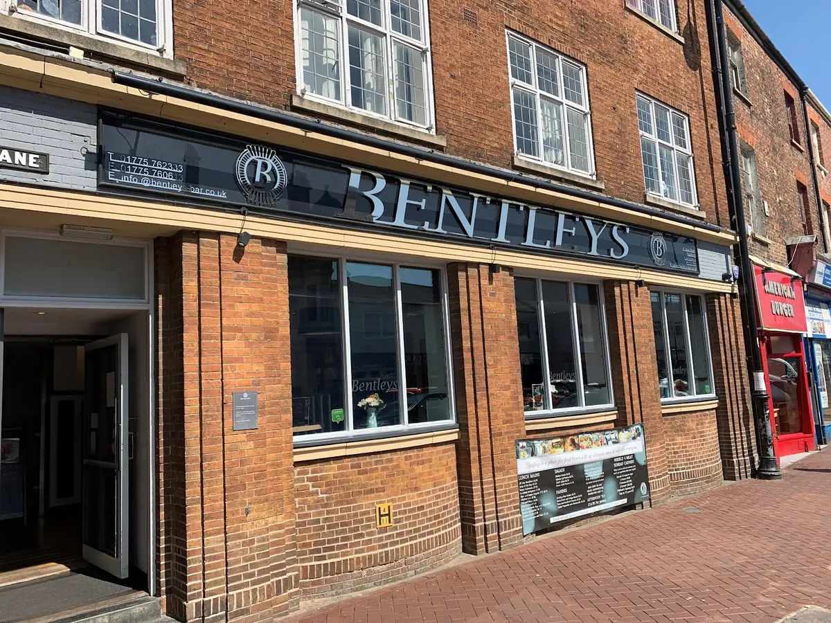 Bentleys Bar & Grill — Bar & grills in Spalding