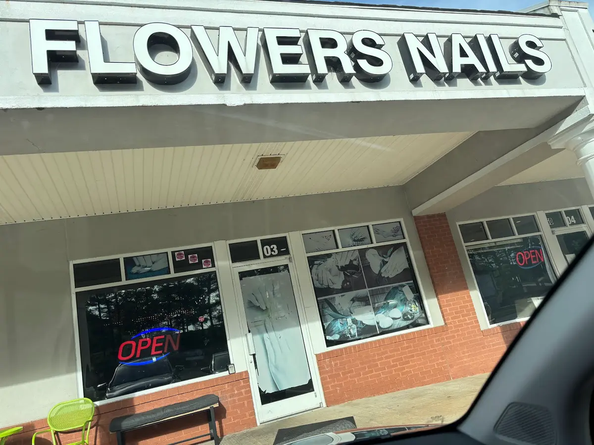 Flowers Nails photo (photo 1 of 3)