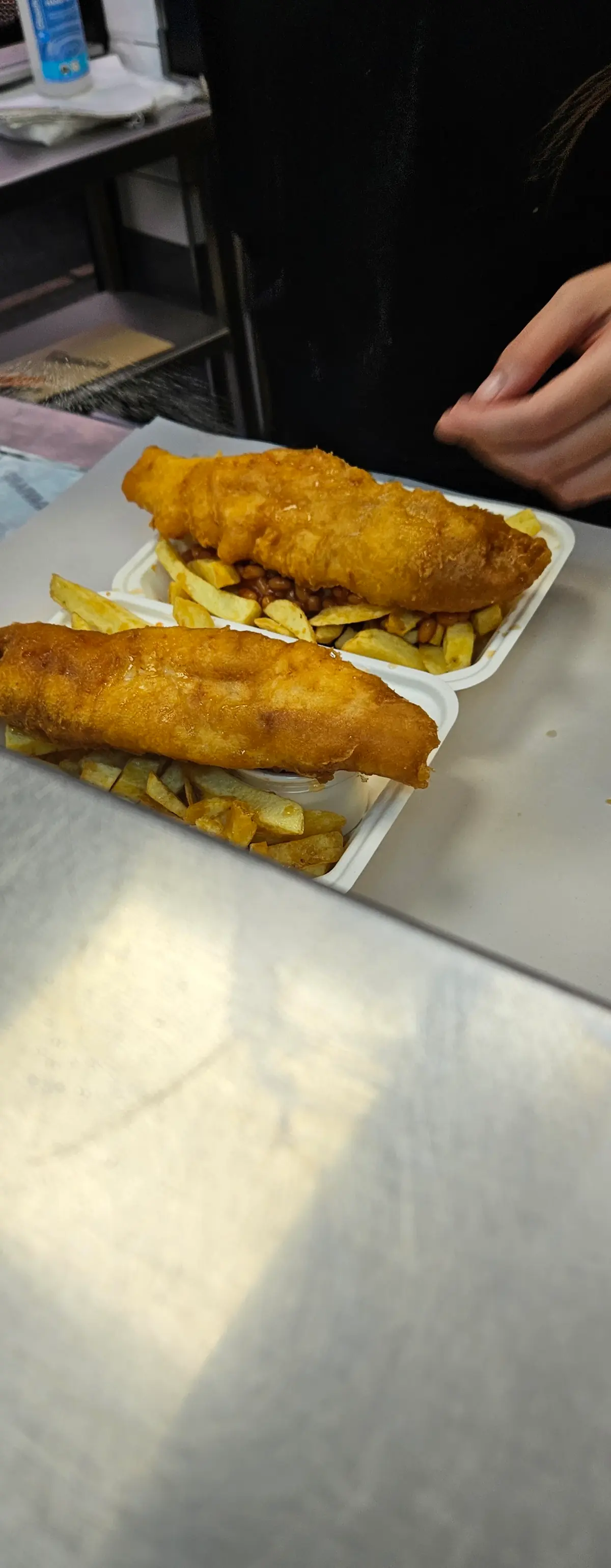 Davian's Fish & Kebab Bar photo (photo 1 of 3)