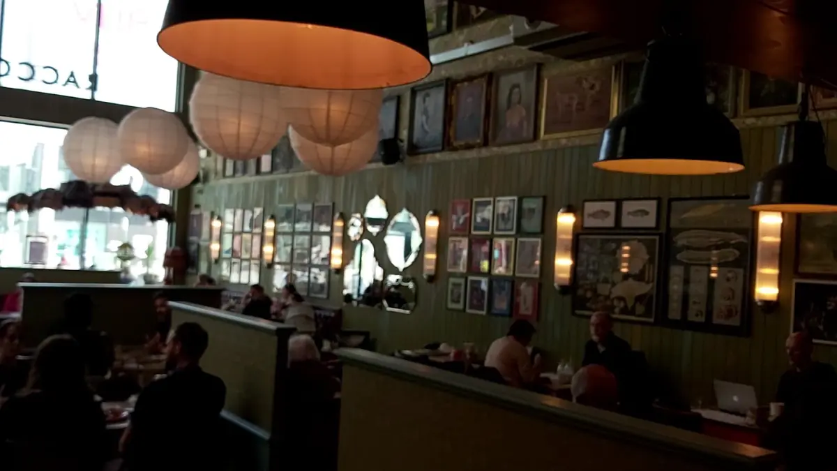 Racconto Lounge photo (photo 2 of 3)