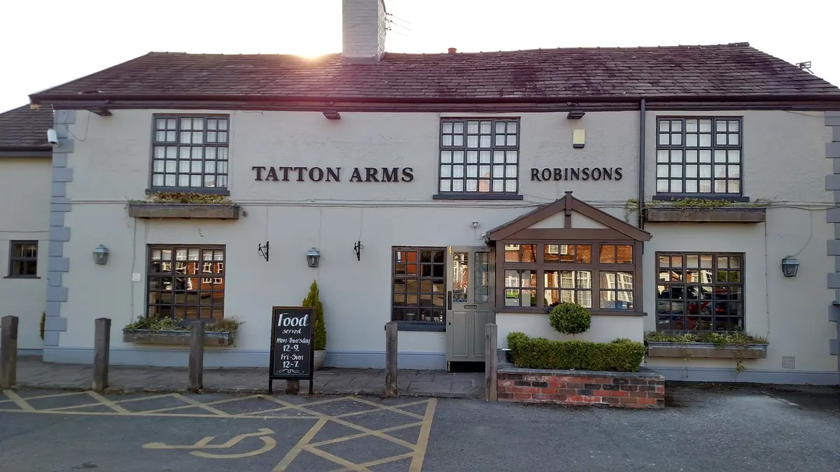 Tatton Arms, Moss Nook — Bars in Manchester
