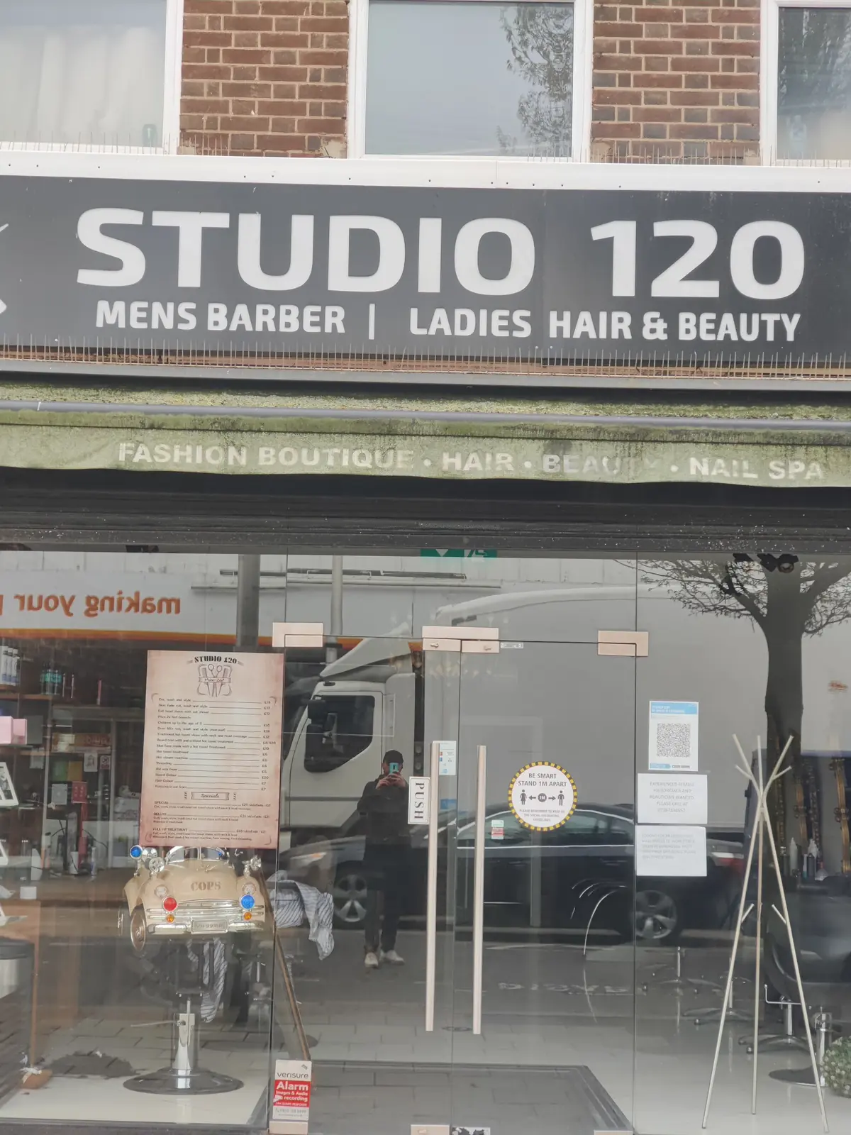 Studio 120 photo (photo 2 of 3)