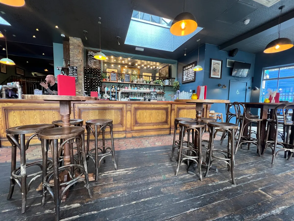 East Putney Tavern photo (photo 3 of 3)
