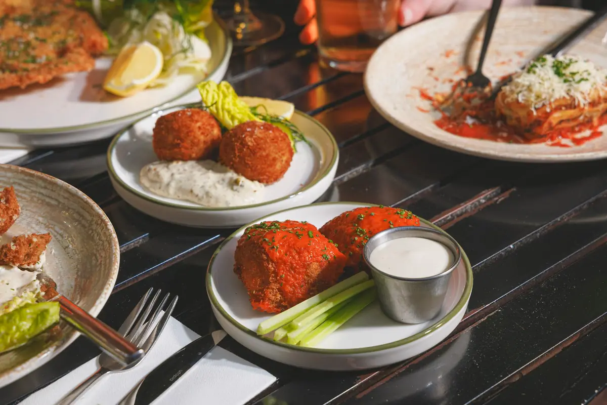 East Putney Tavern — Bars in London