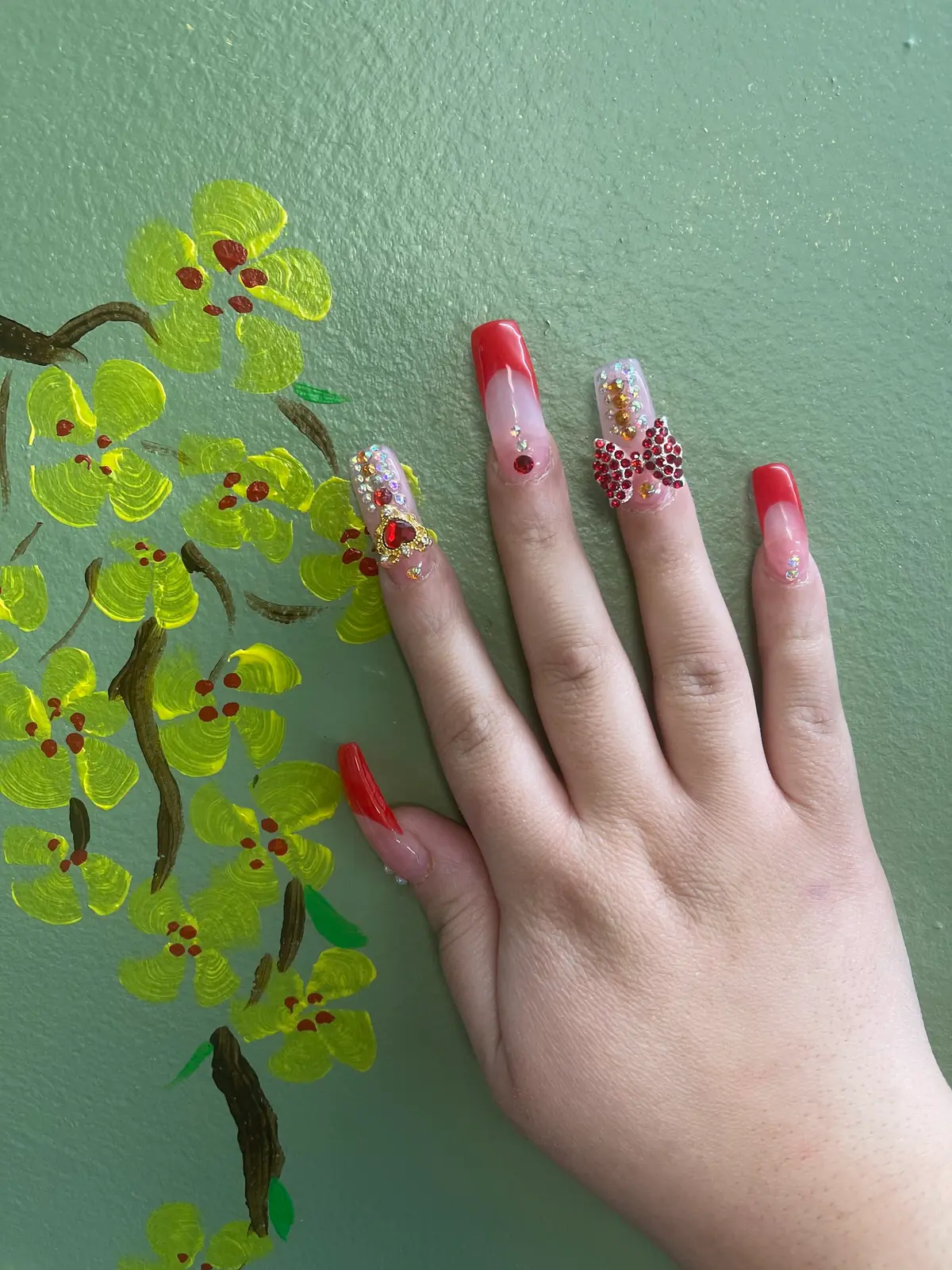 Lee nails — Nail Salons in Louisville