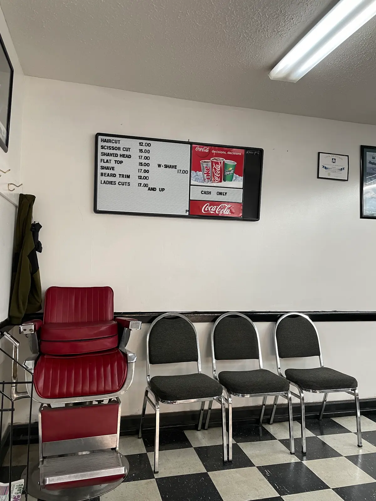 Ji's Barber Shop photo (photo 2 of 3)