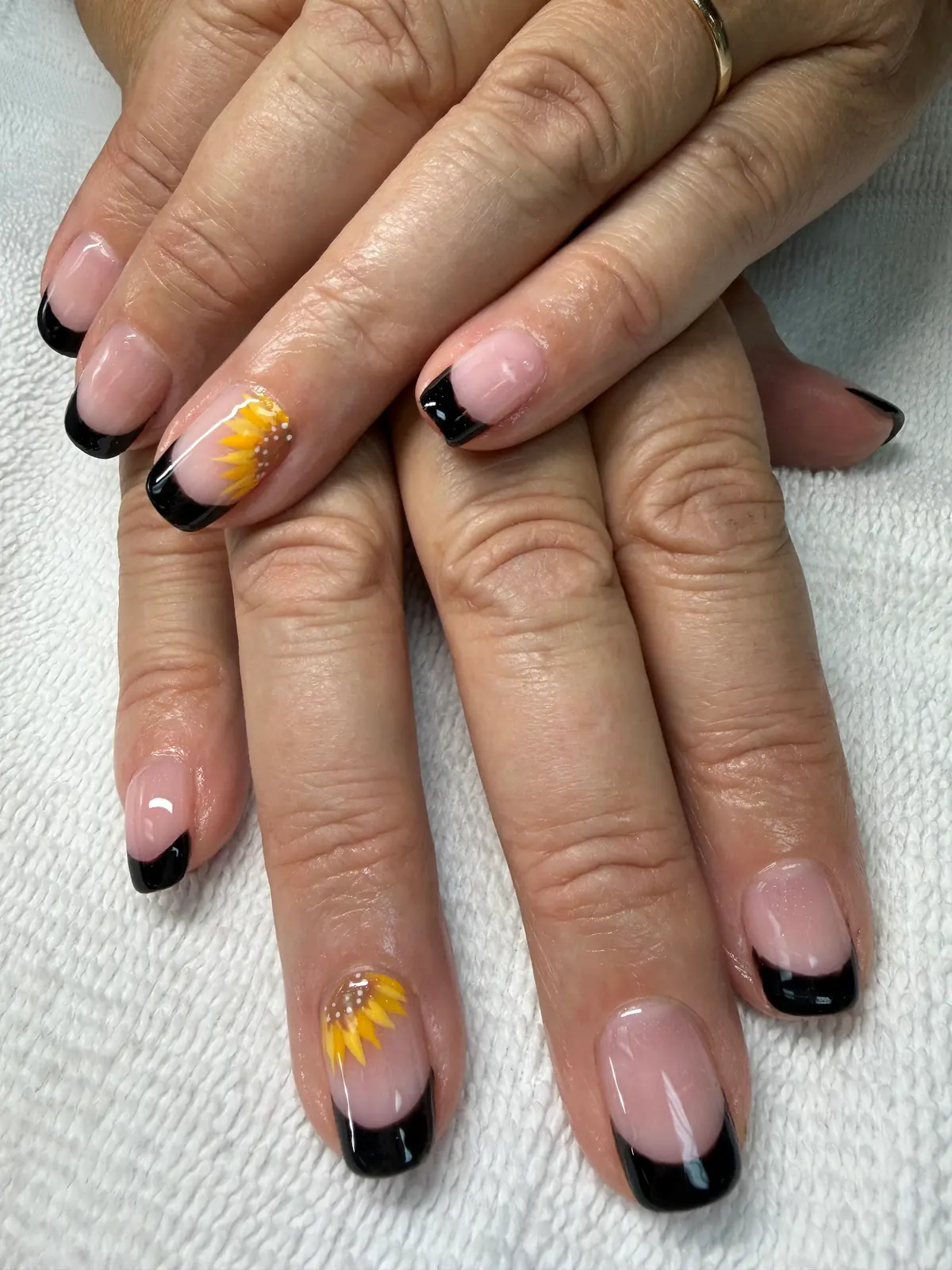 Happy Nails photo (photo 1 of 3)