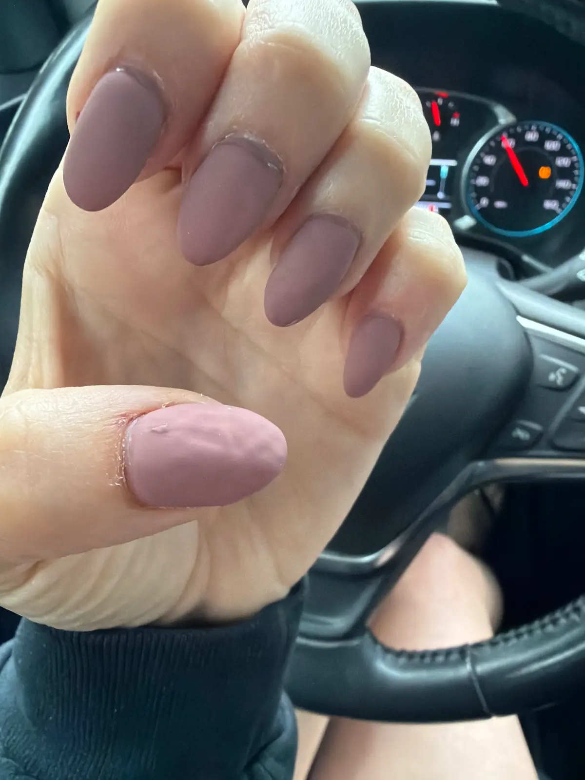 Lux Nails & Spa photo (photo 1 of 3)