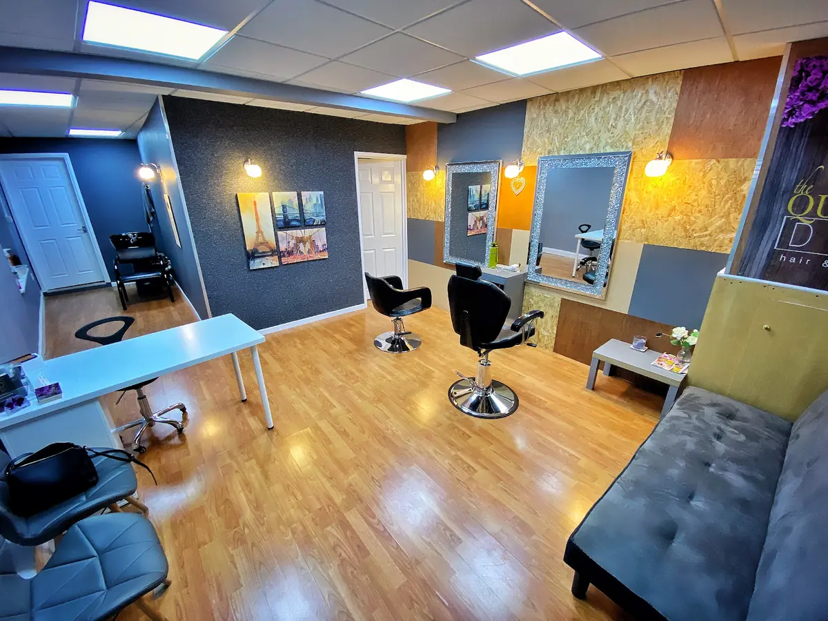 The Queens Den photo (photo 1 of 3)