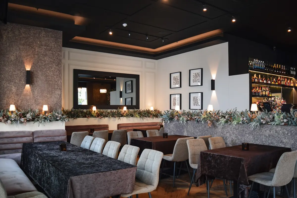 Nero Lounge Restaurant