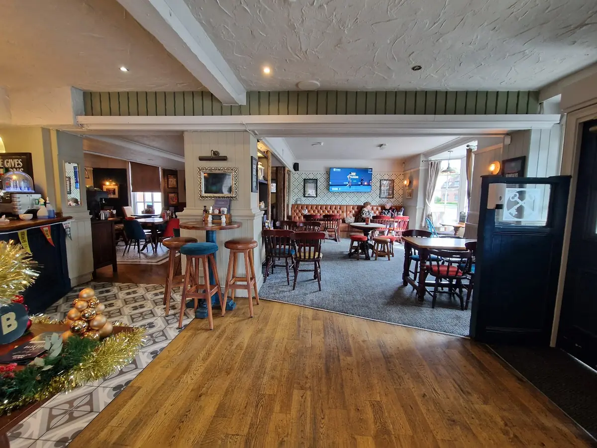 Inside Cross Keys, York