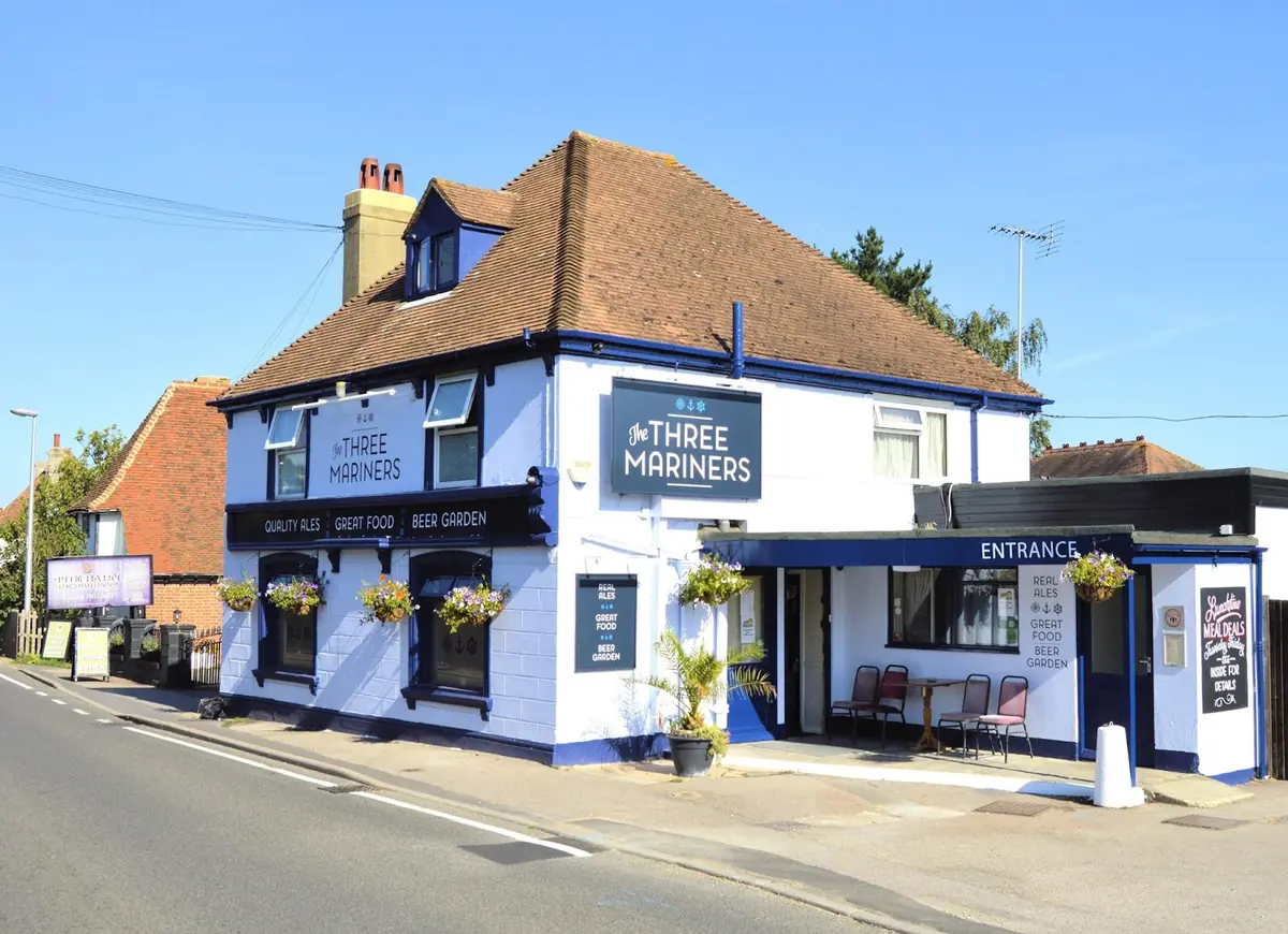 Three Mariners Inn — Bars in Gillingham