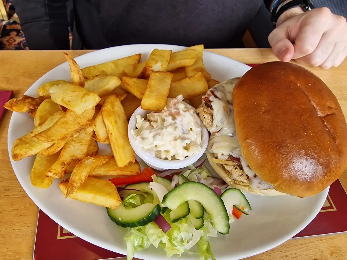 Uncle Tom's Pub & Restaurant photo (photo 1 of 3)