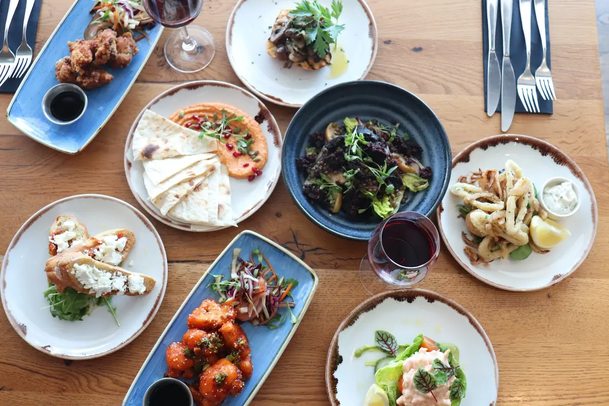 Loks Bar and Kitchen — Restaurants in Glasgow